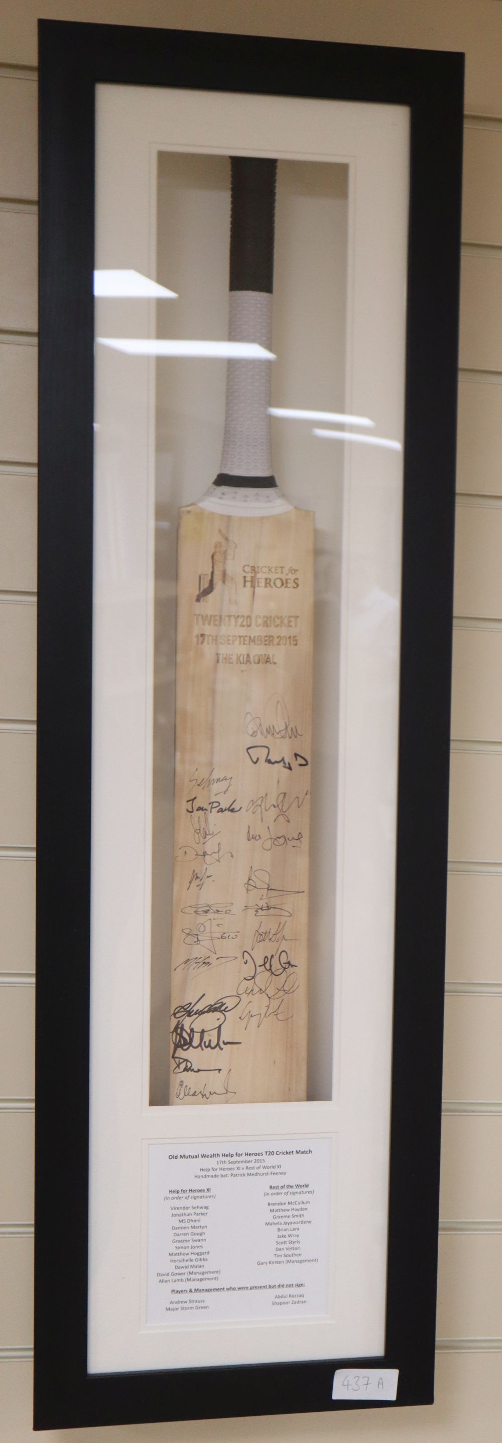 A signed cricket bat Cricket for Heros, length 72cm